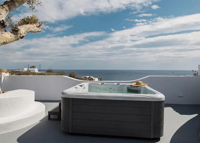Red Beach Harmony Suites Stone House