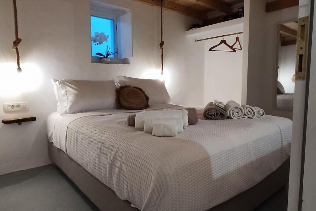 Holiday home Red Harmony Stone House Akrotiri (Santorini)