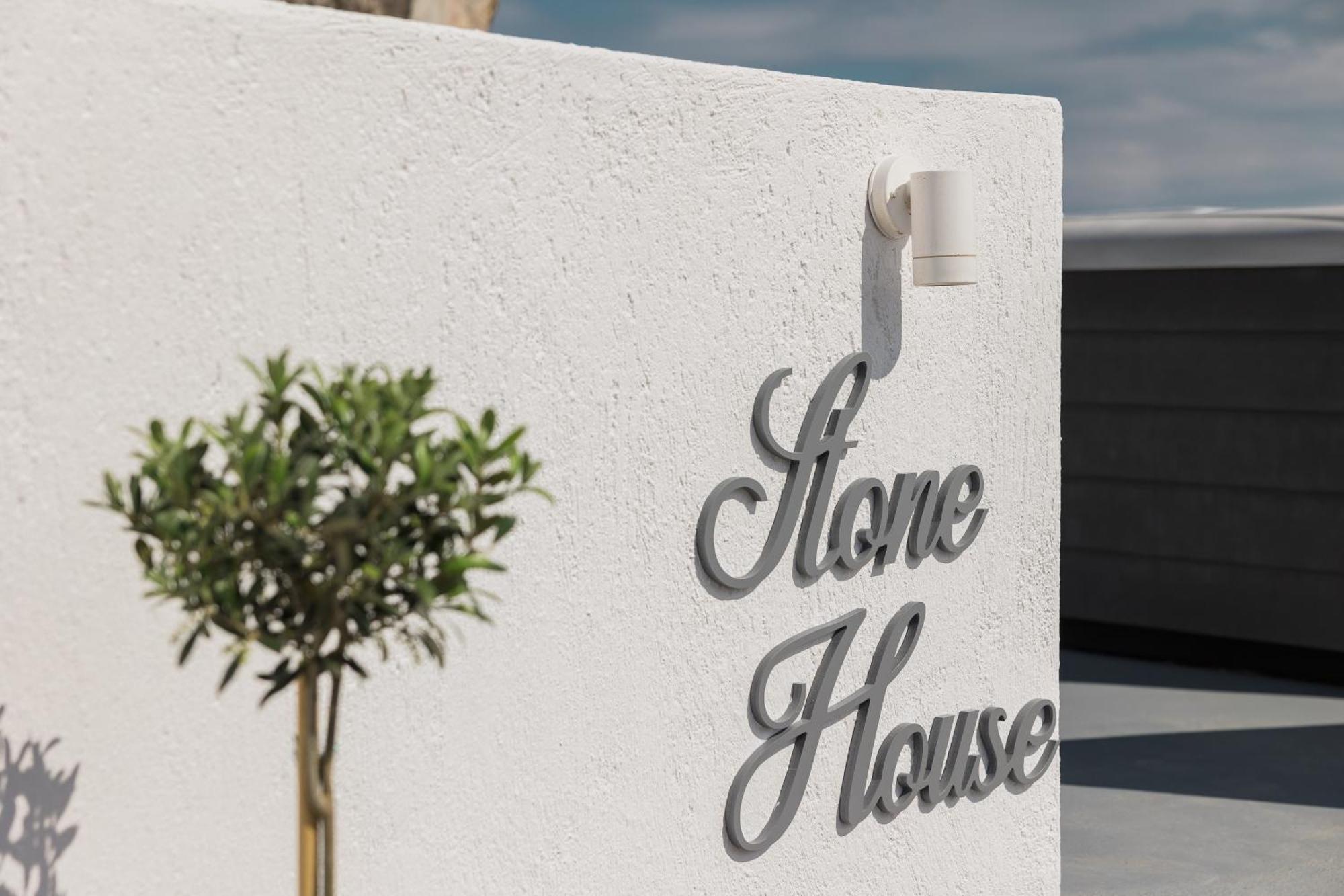 Holiday home Red Harmony Stone House