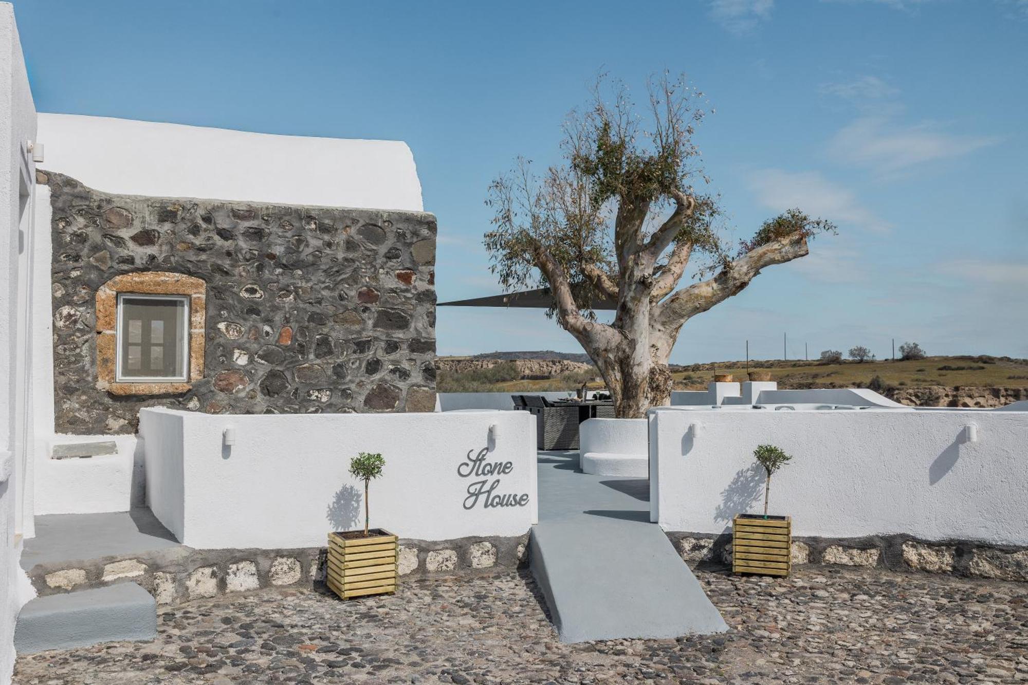 Red Harmony Stone House Holiday home *