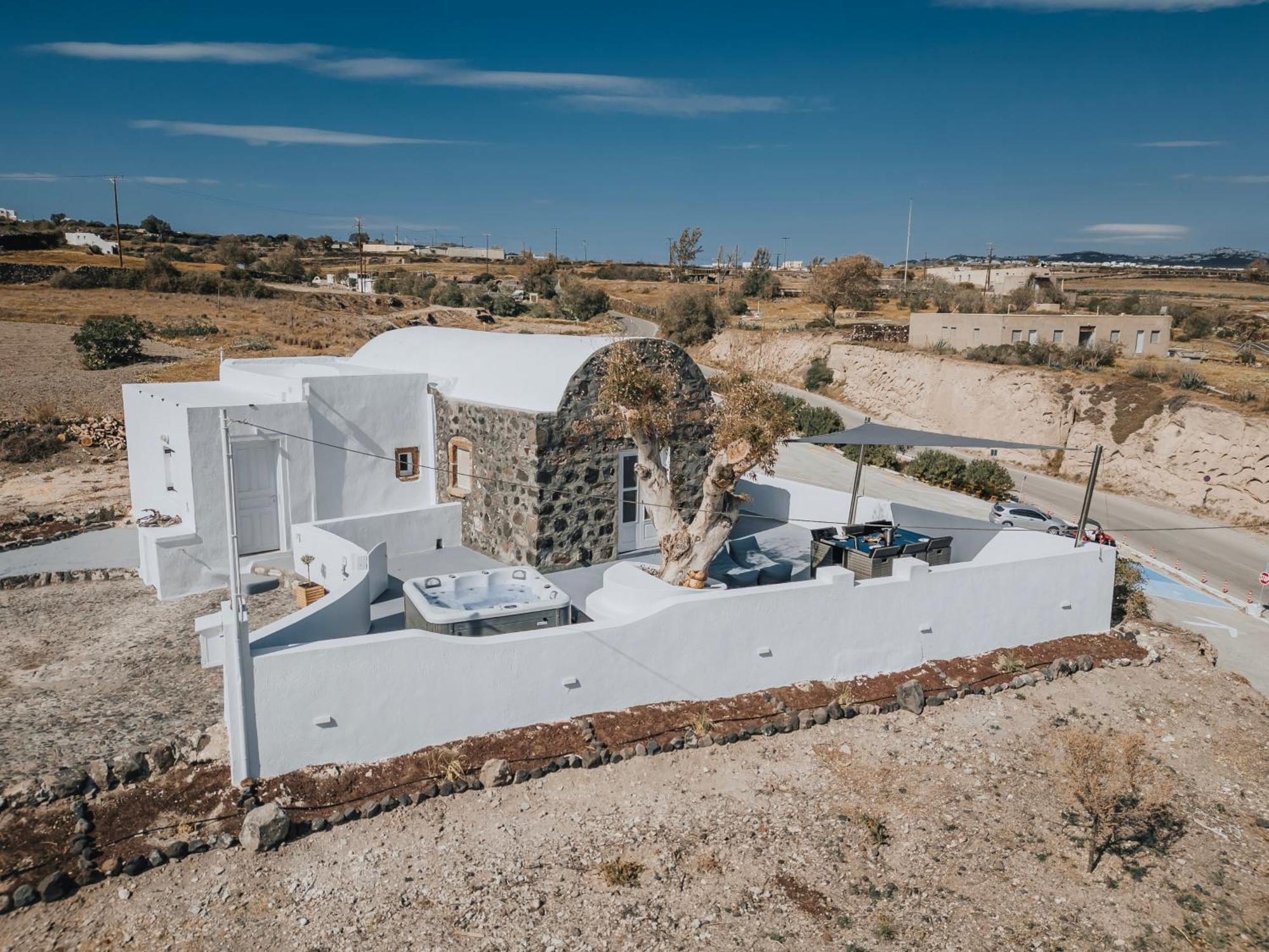 Red Harmony Stone House Holiday home Akrotiri (Santorini)